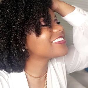 Meet your Posher, Olivia